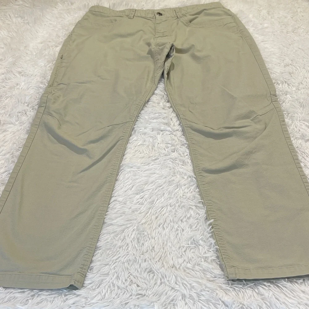 The North Face Men's Khaki Chinos SIZE 34 WAIST